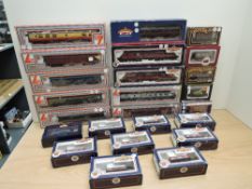 A collection of 00 Rolling Stock comprising, 7 Lima Carriages, 3 Bachmann Carriages, 9 Bachmann