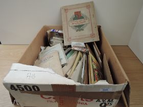 BOX OF CIGARETTE CARDS, MIX IN ALBUMS, BY SETS + EMPTY ALBUMS Box with a mass of cigarette cards