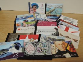 GUERNSEY & ALDERNEY, COLLECTION OF 30 BOOKLETS, MOST PRESTIGE ALL COMPLETE Beautiful collection of