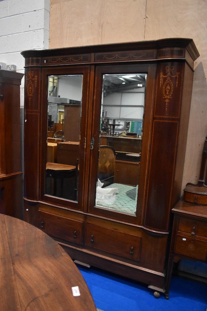 An Edwardian mahogany two piece bedroom suite comprising mirror door wardobe and dressing table, - Image 2 of 5