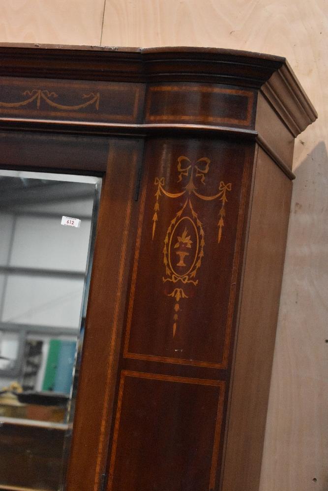 An Edwardian mahogany two piece bedroom suite comprising mirror door wardobe and dressing table, - Image 3 of 5