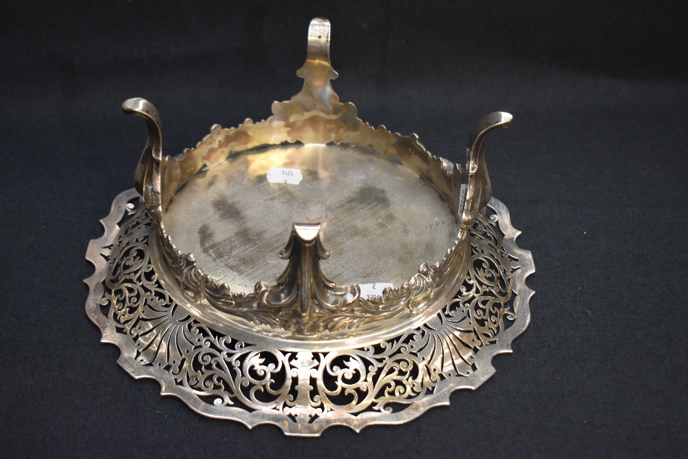 A George V silver cake stand, of circular form with Chippendale influenced rim and stylised - Image 3 of 5