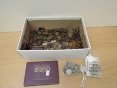 A box of GB and World Coins including approx 8 1/2 oz of Silver Coins, four £5 Coins and a 1970 GB