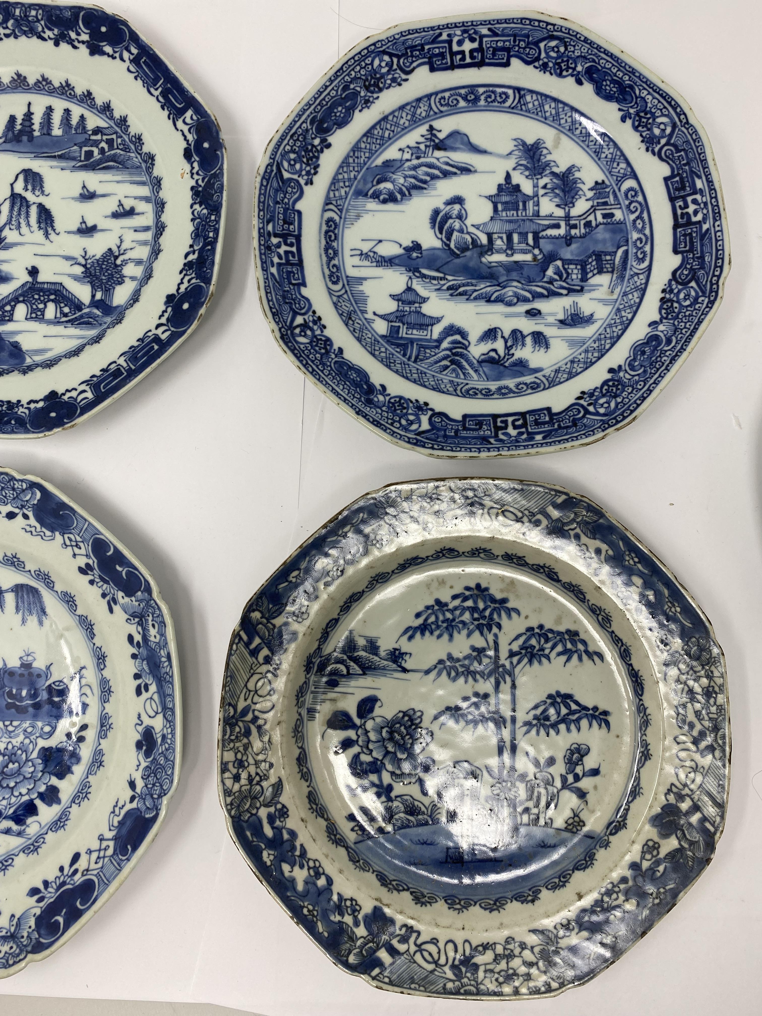 TEN CHINESE EXPORT BLUE AND WHITE DINNER PLATES, 18TH CENTURY - Image 6 of 11