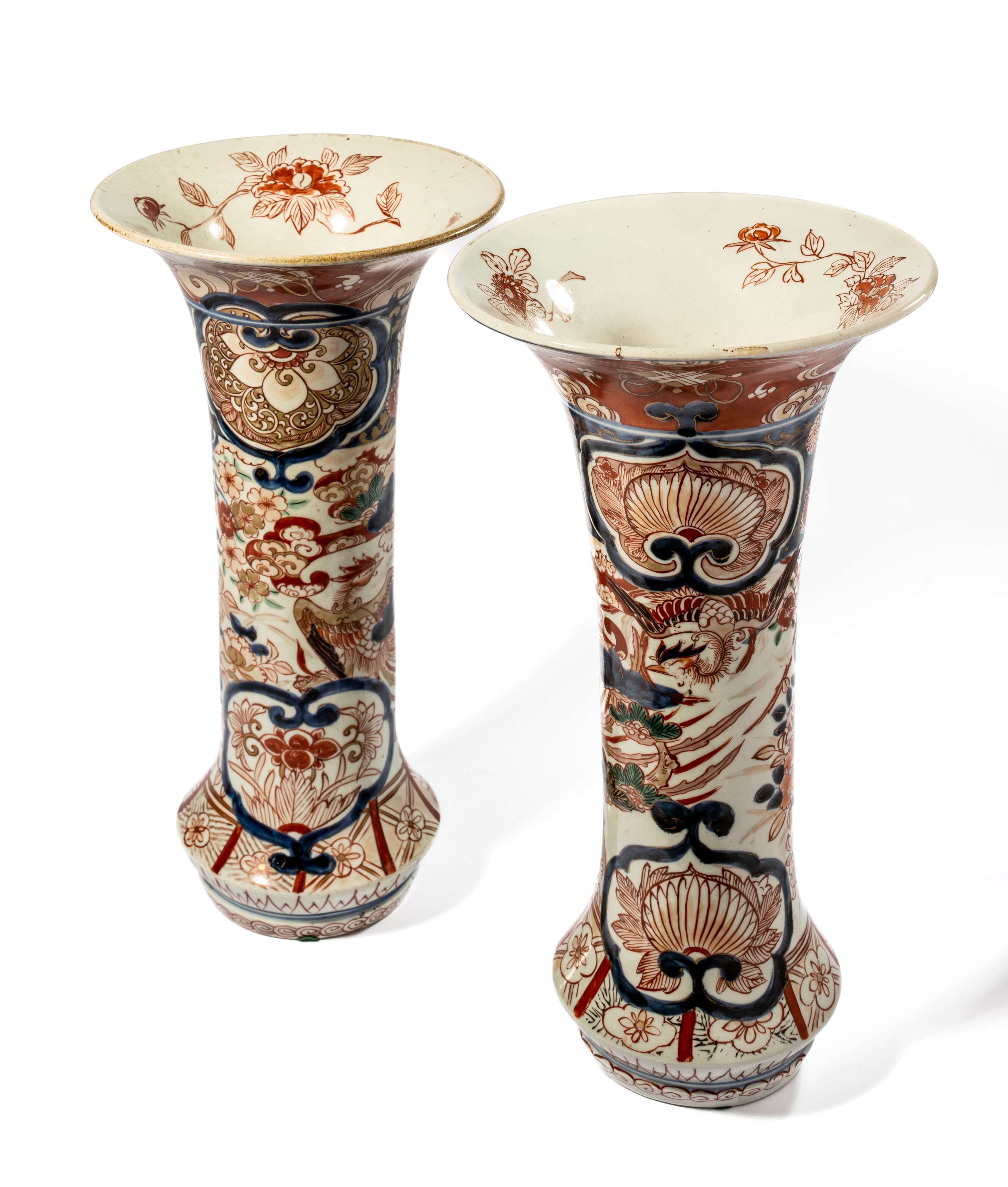 A PAIR OF JAPANESE IMARI TRUMPET VASES, EDO PERIOD, 18TH CENTURY