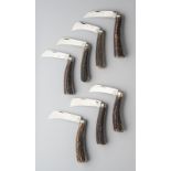 FIVE PRUNING KNIVES, LOCKWOOD BROTHERS, SHEFFIELD, AND NINETEEN FURTHER PRUNING KNIVES, LATE