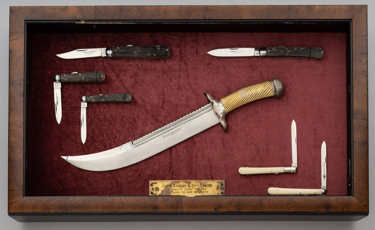 ˜ A DISPLAY OF KNIVES, JOSEPH RODGERS & SONS, NO. 6 NORFOLK STREET, SHEFFIELD, SECOND HALF OF THE