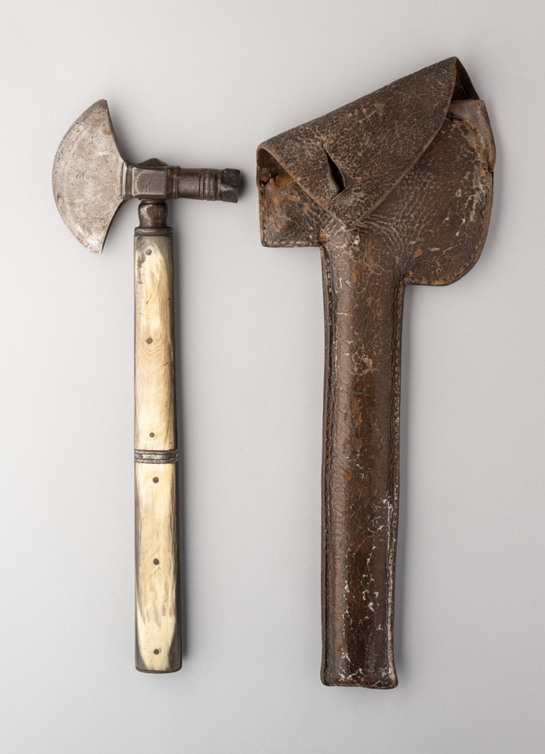 A SMALL AXE, GIBBS, LATE 19TH/EARLY 20TH CENTURY,