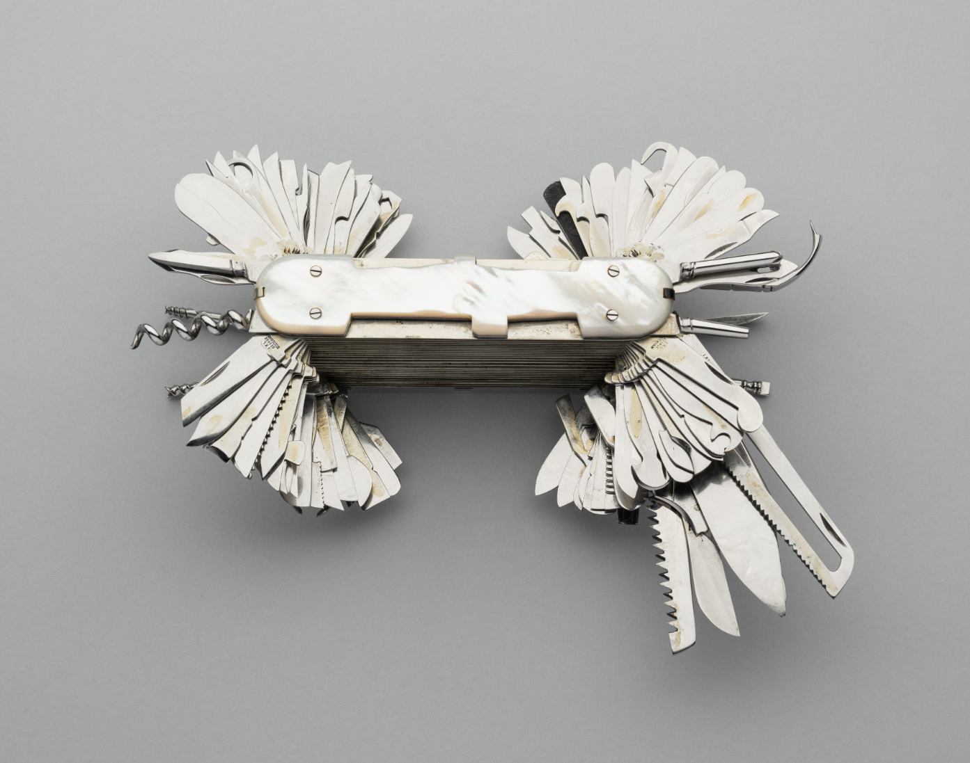 A FINE LARGE MULTI-BLADE PENKNIFE FOR EXHIBITION, GEORGE WOSTENHOLM I.XL, SHEFFIELD, 20TH CENTURY