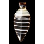 A BACTRIAN BANDED AGATE BEAD PENDANT.