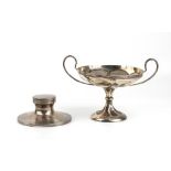 Lot consisting of an English sterling silver cup and an inkwell - Birmingham 1911 and 1919