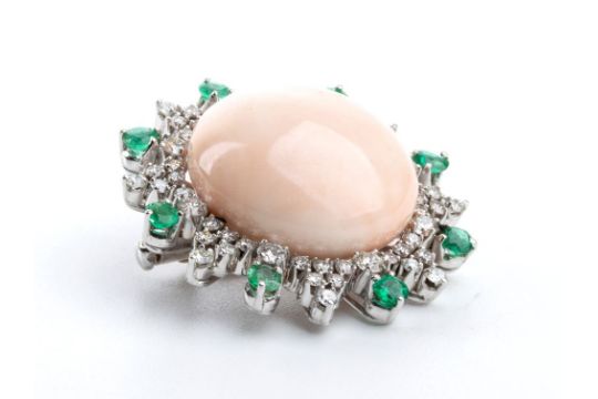 ASCIONE: Angel skin coral diamond emerald gold brooch - Image 3 of 6