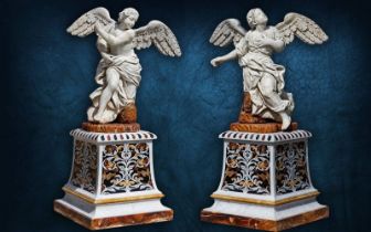 Rare pair of marble winged Putti Sicily, 17th century