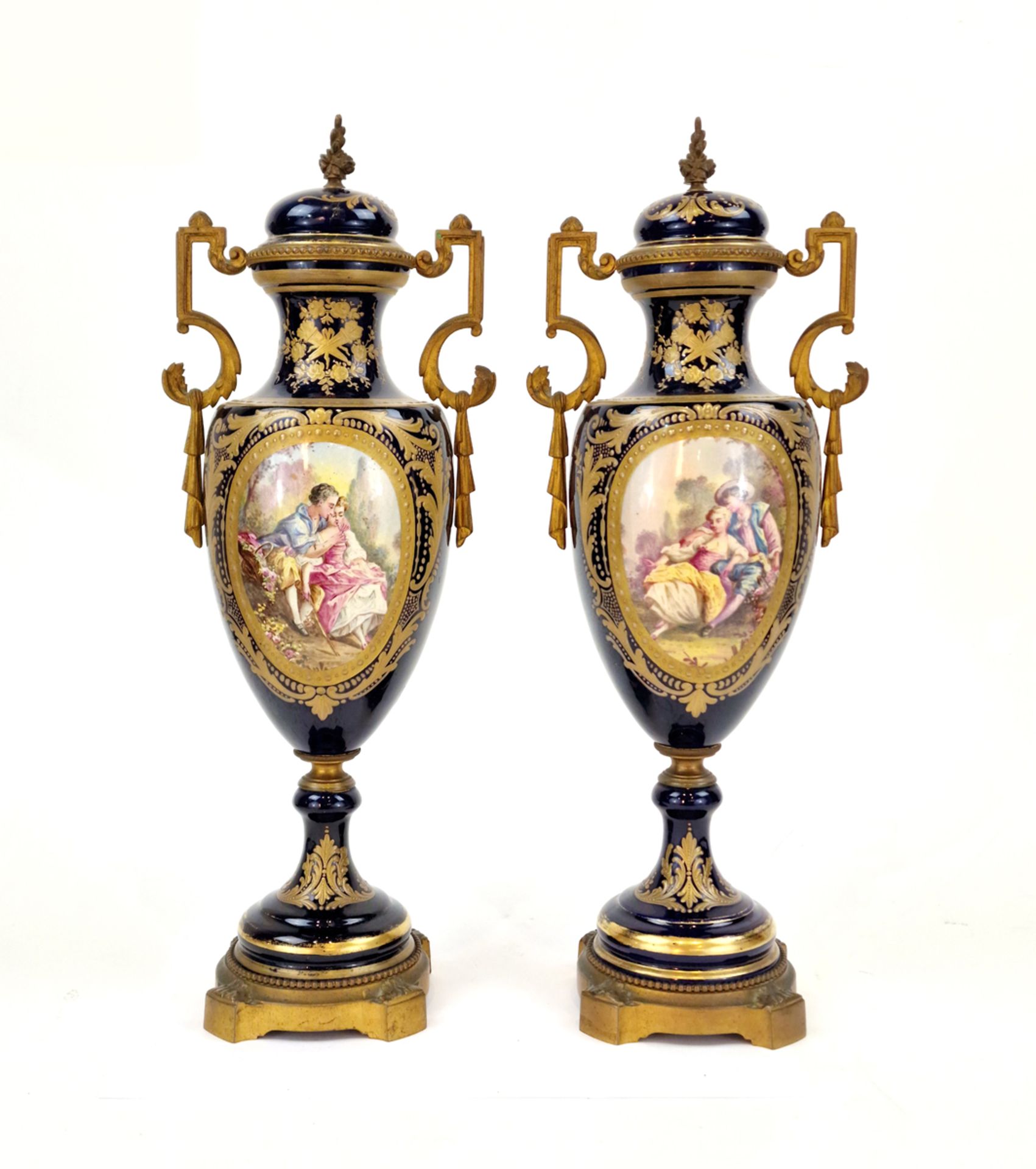 SEVRES, PAIRE DE VASES NAPOLEON III