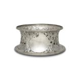 A LATE VICTORIAN SILVER DISH RING, London c.1901, possibly the mark of Daniel & John Welby,