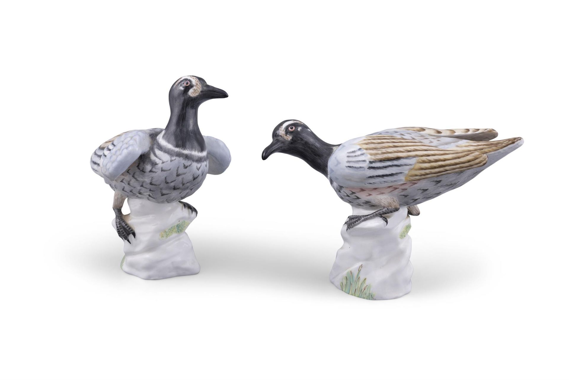 A PAIR OF CROWN STAFFORDSHIRE SPOTTED DUCKS, BY M. DOUBELL MILLER W.R.T. 14cm high