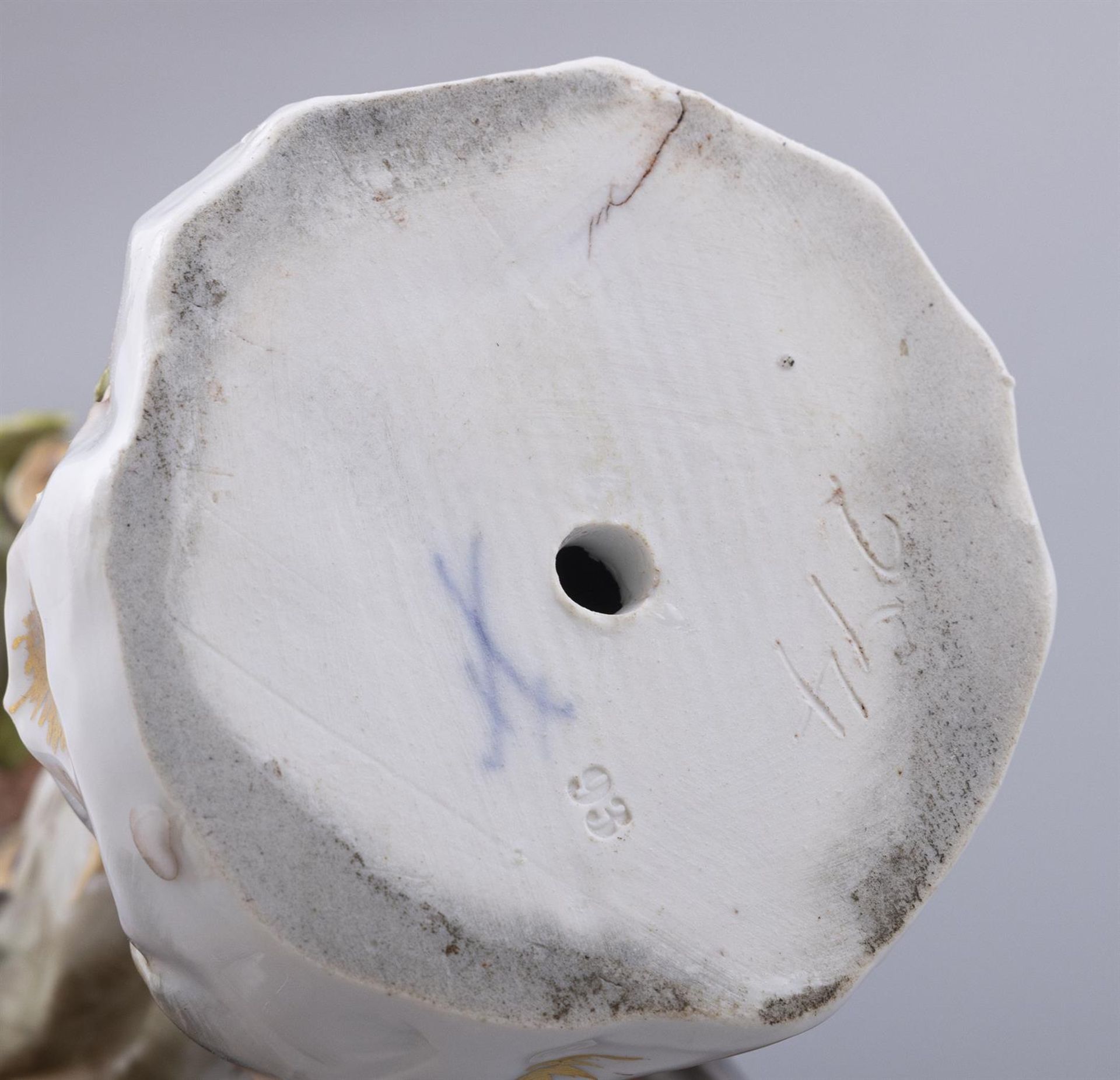 A 19TH CENTURY MEISSEN PAINTED PORCELAIN MODEL OF A RARE WAX WING, standing on a tree stump with fol - Image 3 of 3