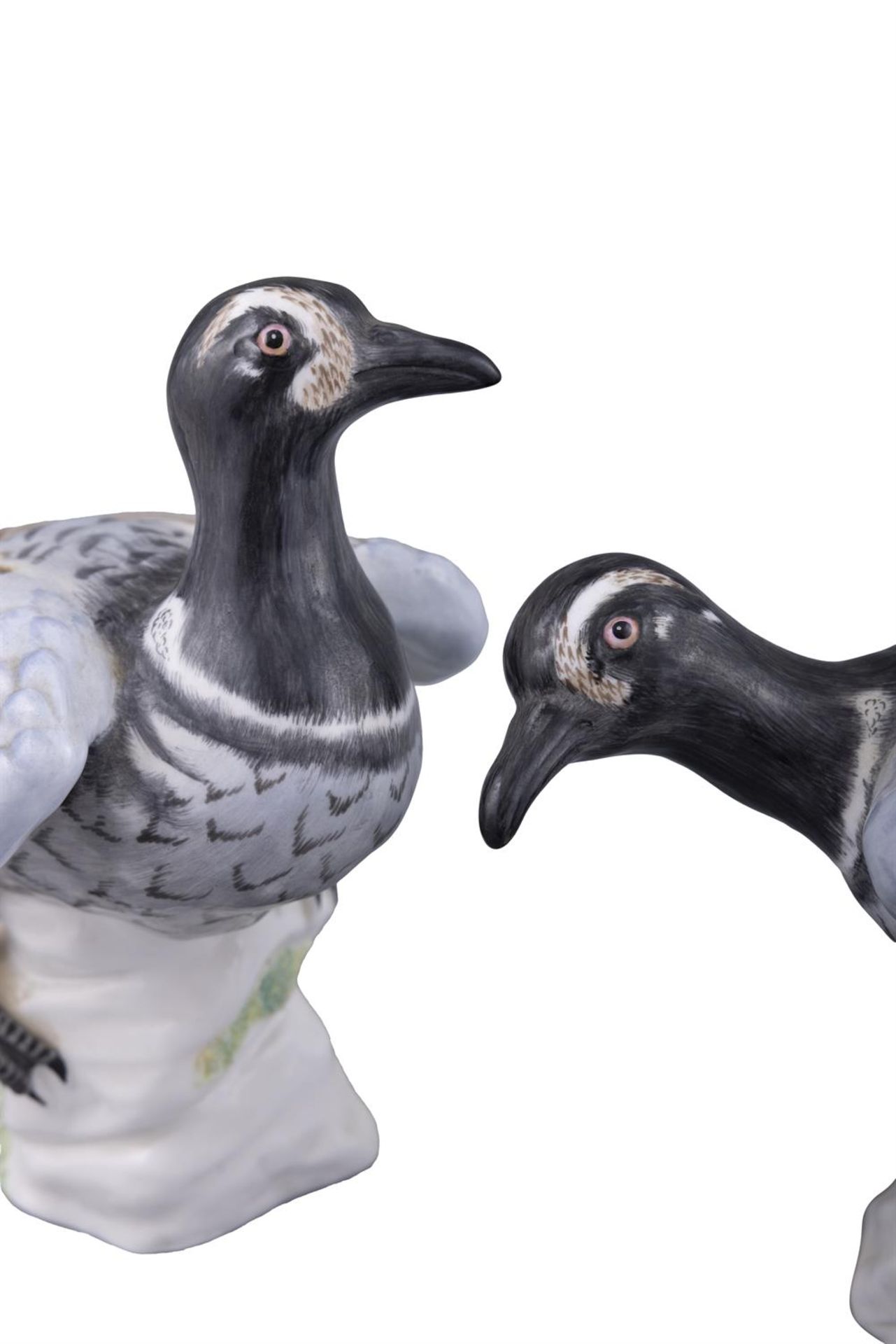 A PAIR OF CROWN STAFFORDSHIRE SPOTTED DUCKS, BY M. DOUBELL MILLER W.R.T. 14cm high - Bild 3 aus 5
