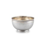 AN IRISH SILVER BOWL Dublin c.1724, maker's mark David King, of circular form with everted rim,