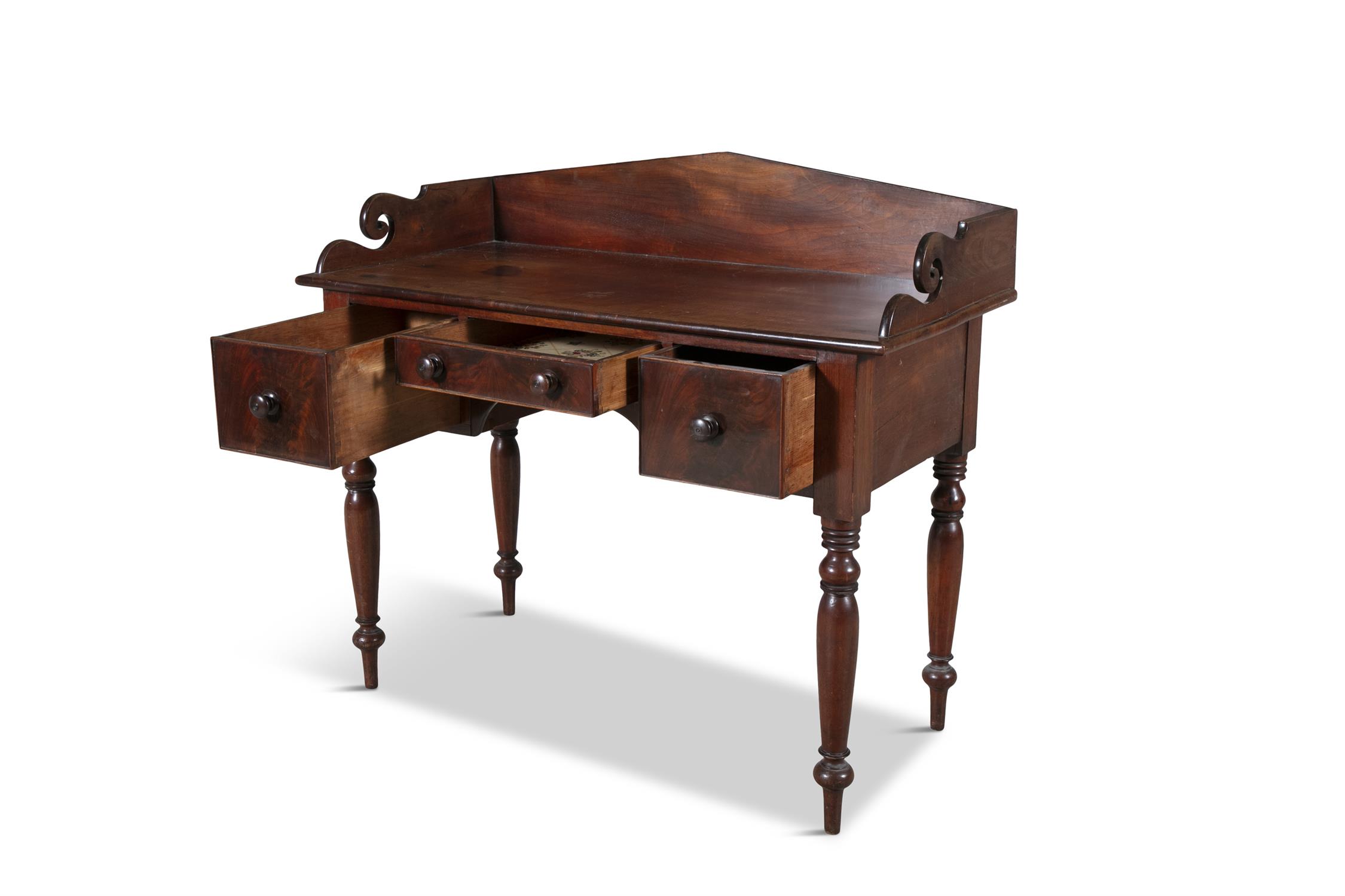 A VICTORIAN MAHOGANY DRESSING TABLE, C.1840 the rectangular top with raised three quarter gallery - Image 4 of 4
