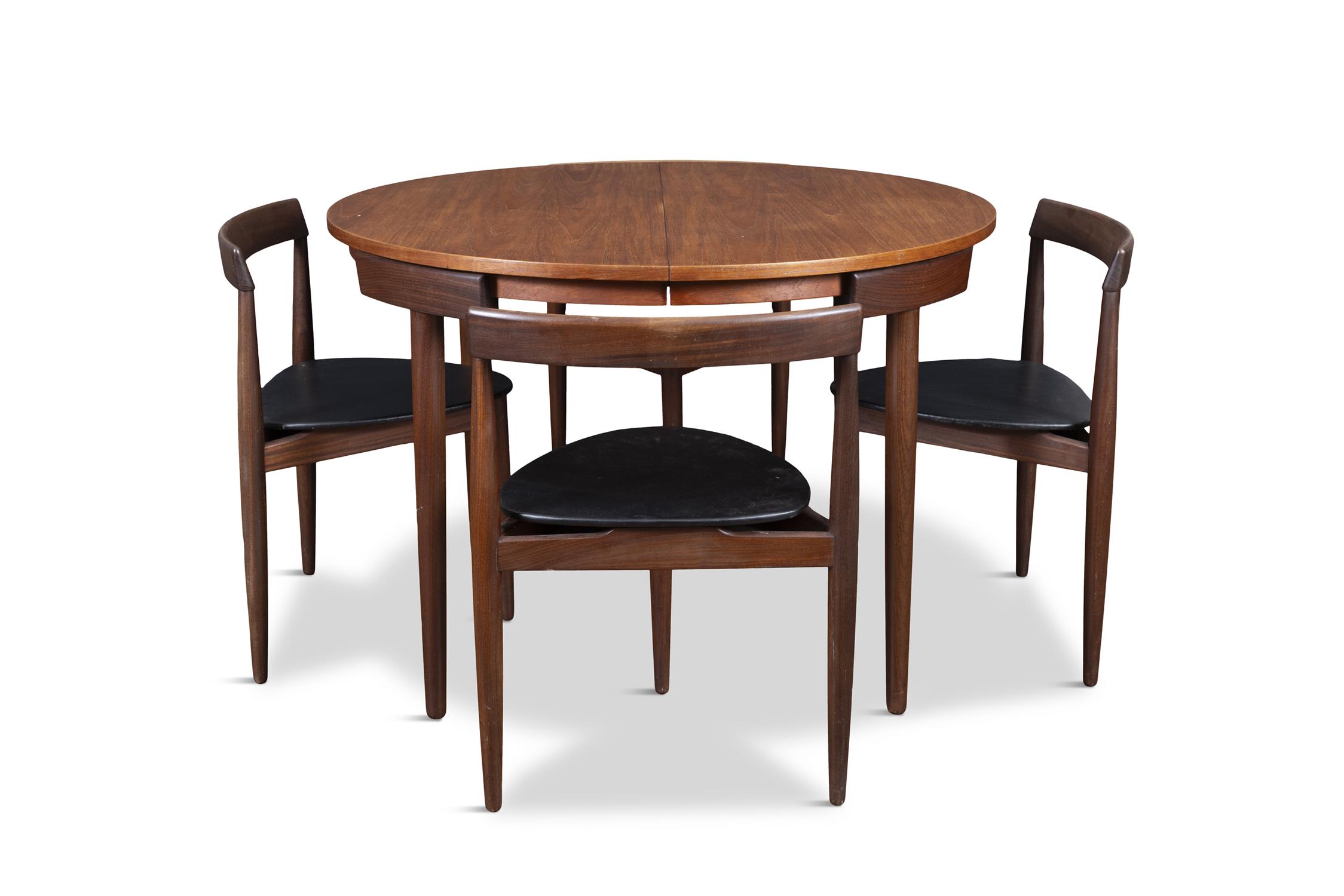 FREM ROJLE A teak circular extending dining table with 4 chairs by Hans Olsen for Frem Rojle. - Image 2 of 9