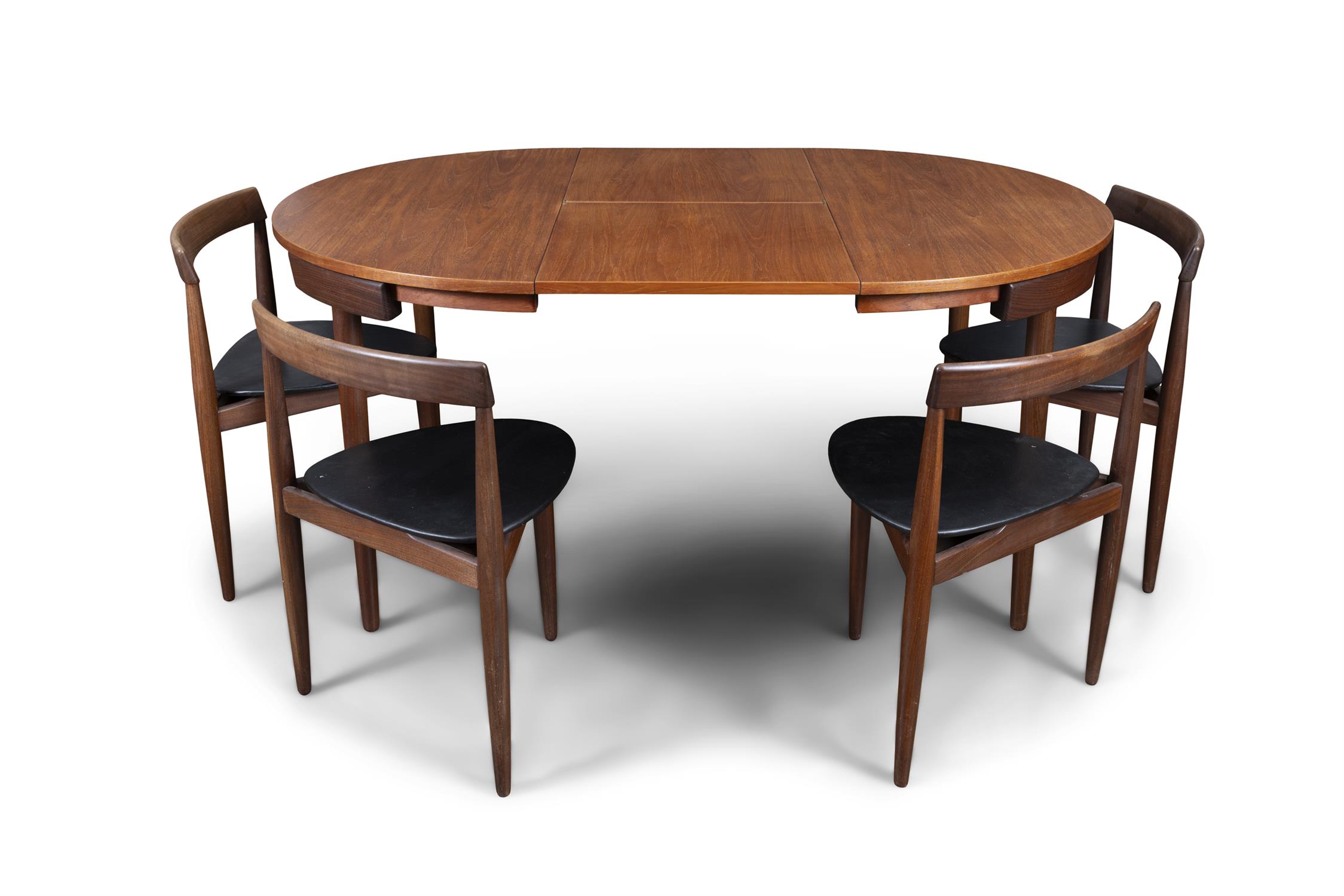 FREM ROJLE A teak circular extending dining table with 4 chairs by Hans Olsen for Frem Rojle. - Image 4 of 9