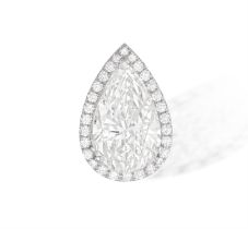 AN IMPORTANT DIAMOND PENDANT NECKLACE The pear-shaped diamond weighing 5.01cts within