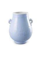 A CLAIRE-DE-LUNE GLAZED 'CHILONG' ZUN VASE 20世紀 天藍釉仿古象頭尊 China, 20th century.
