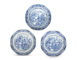 THREE BLUE AND WHITE POLYGONAL ‘LANDSCAPE’ DISHES CHINA, 19th CENTURY 19世紀 青花山水紋盤三件 each