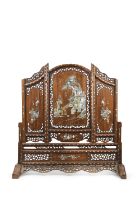 A MAGNIFICENT THREE-PANEL MOTHER OF PEARL INLAID ‘LANSCAPE’ WOODEN DESK SCREEN Vietnam, Tonkin,