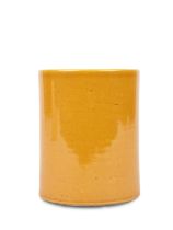 A YELLOW GLAZED CYLINDRICAL BRUSH POT 清代 黃釉筆筒 China, Qing dynasty. Of plain cylindrical