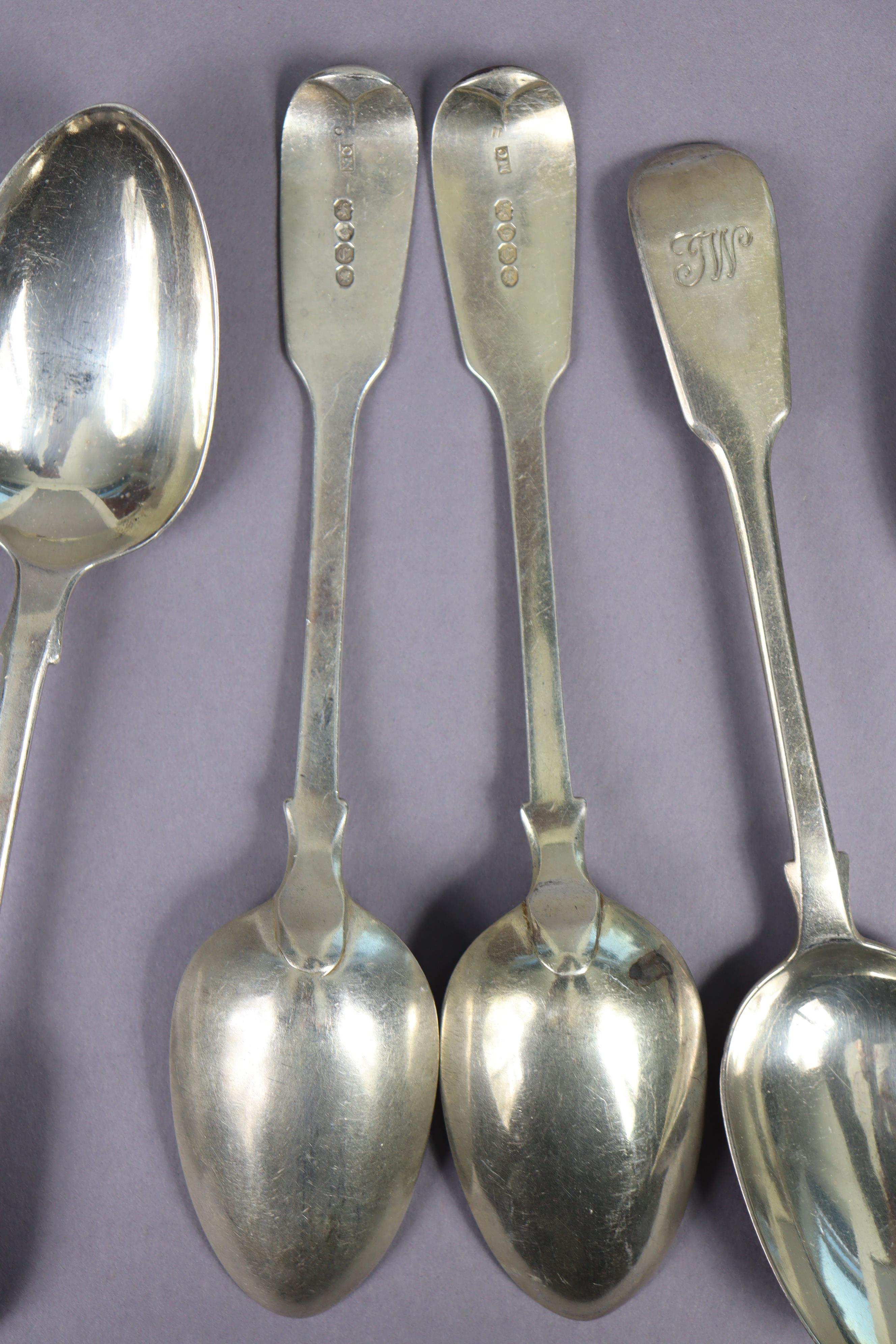 Six Victorian silver Fiddle pattern table spoons; London 1830 by Mary Chawner. (14.8oz) - Image 2 of 3