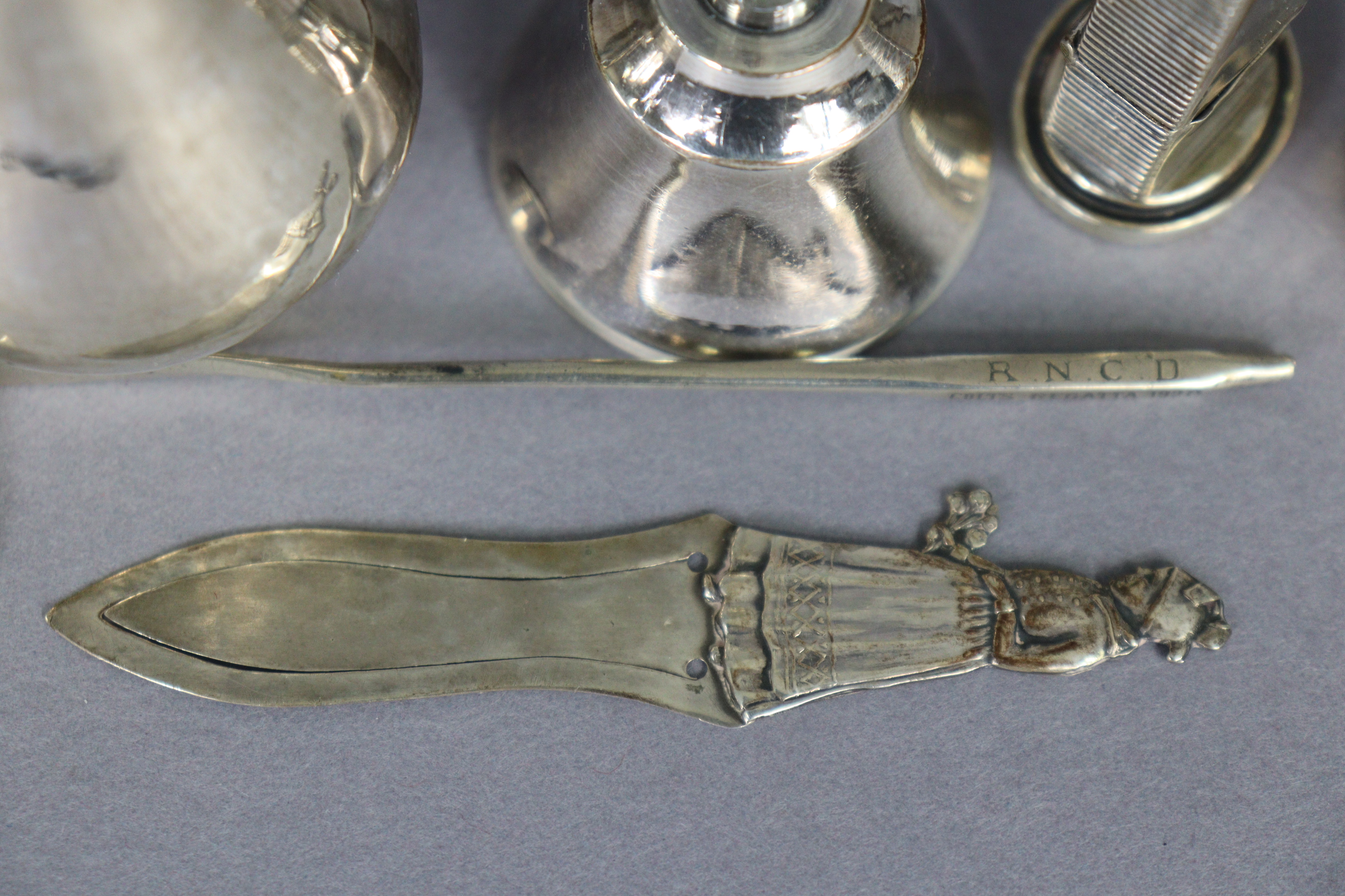 An Edwardian silver combination sealing wax holder, match striker, & seal, Birmingham 1907, by - Image 2 of 2