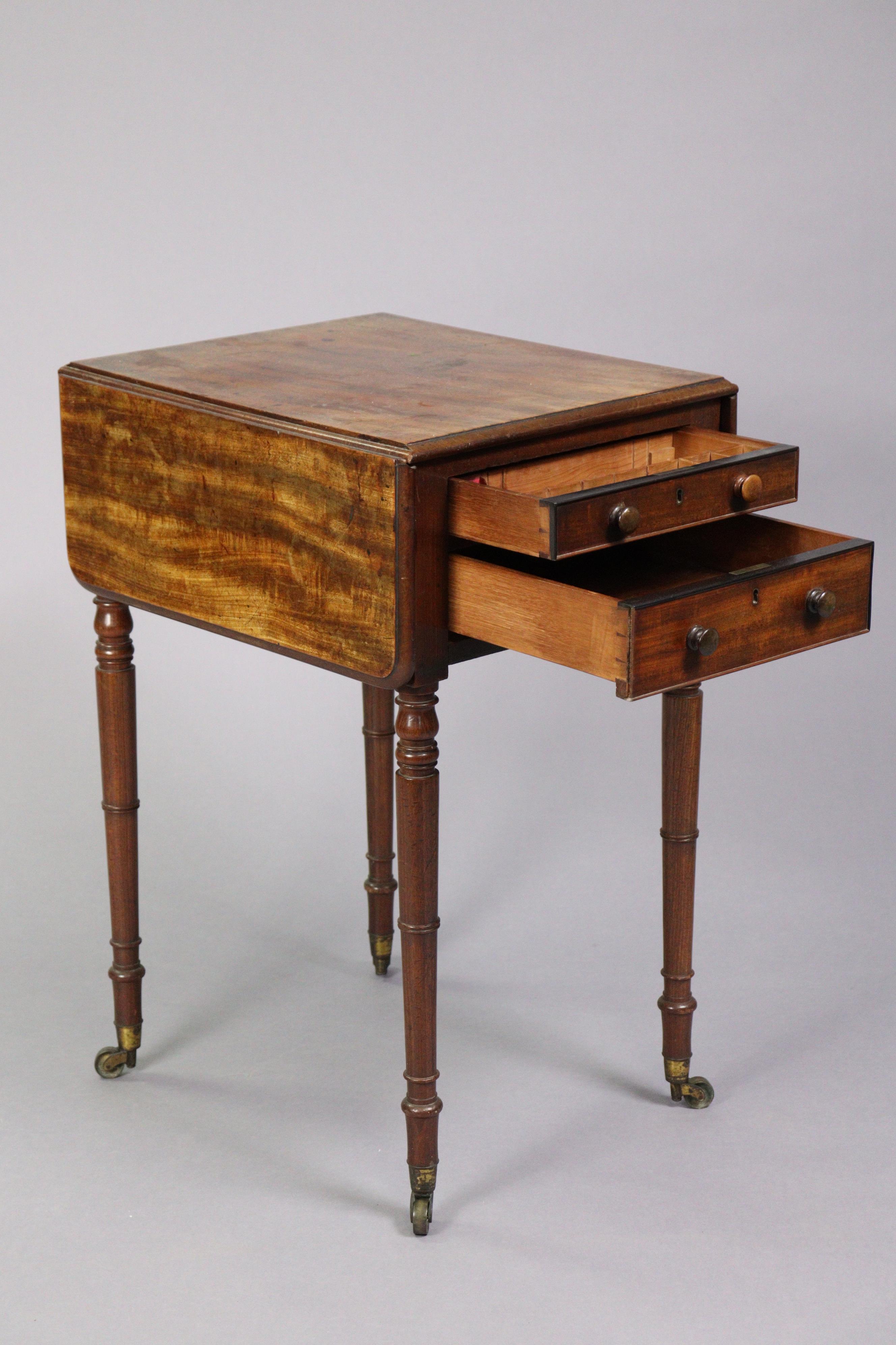 An early 19th century mahogany drop-leaf work table, fitted two frieze drawers to one end with - Image 2 of 5