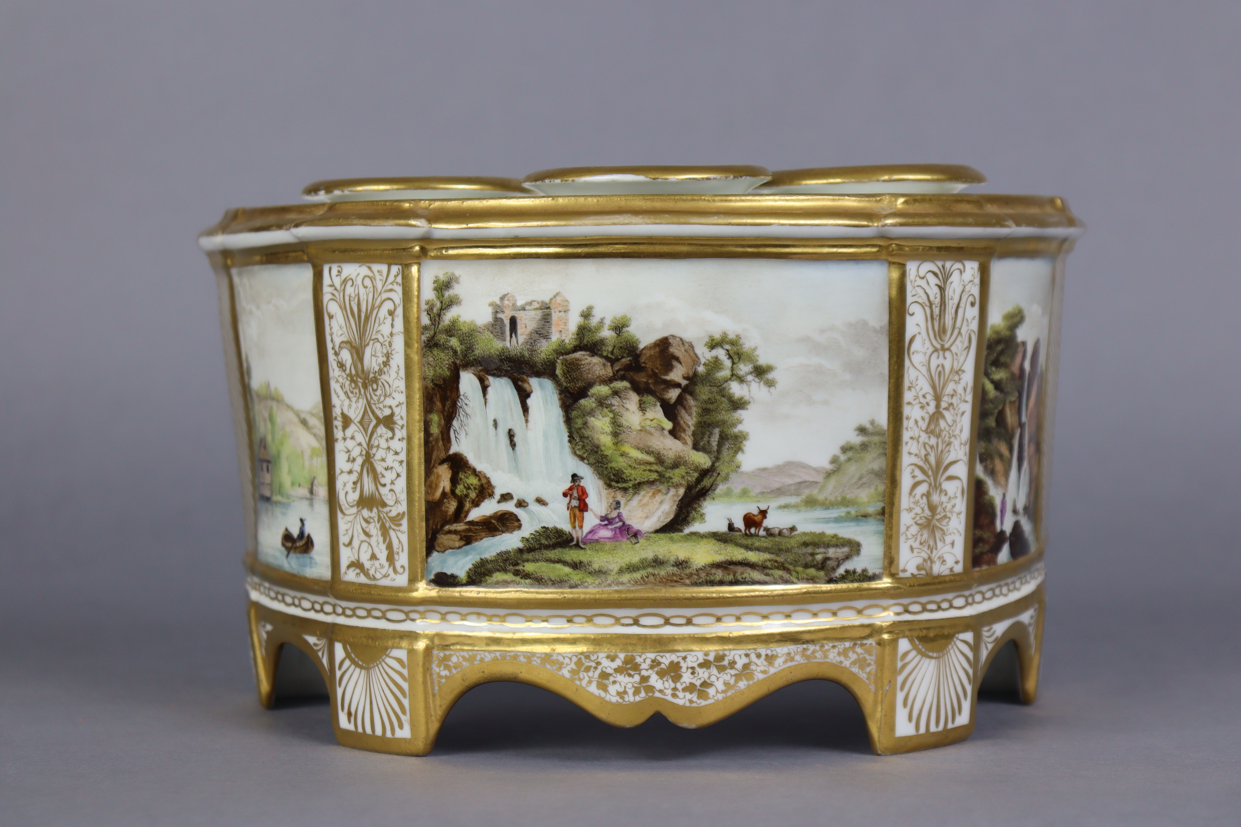 AN EARLY 19TH CENTURY PARIS (RUE THIROU) PORCELAIN BOUGH POT & PIERCED COVER, of demi-lune shape, - Image 2 of 8