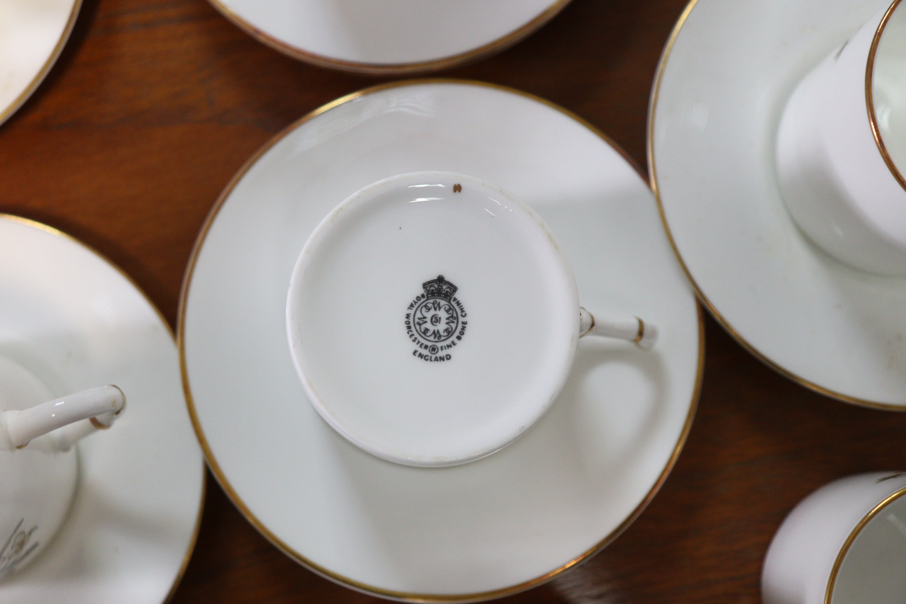 A Royal Doulton bone china “Sarabande” thirty-seven piece part dinner service; & a Royal - Image 4 of 4