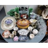 Various items of decorative china, pottery, & glassware, part w.a.f.