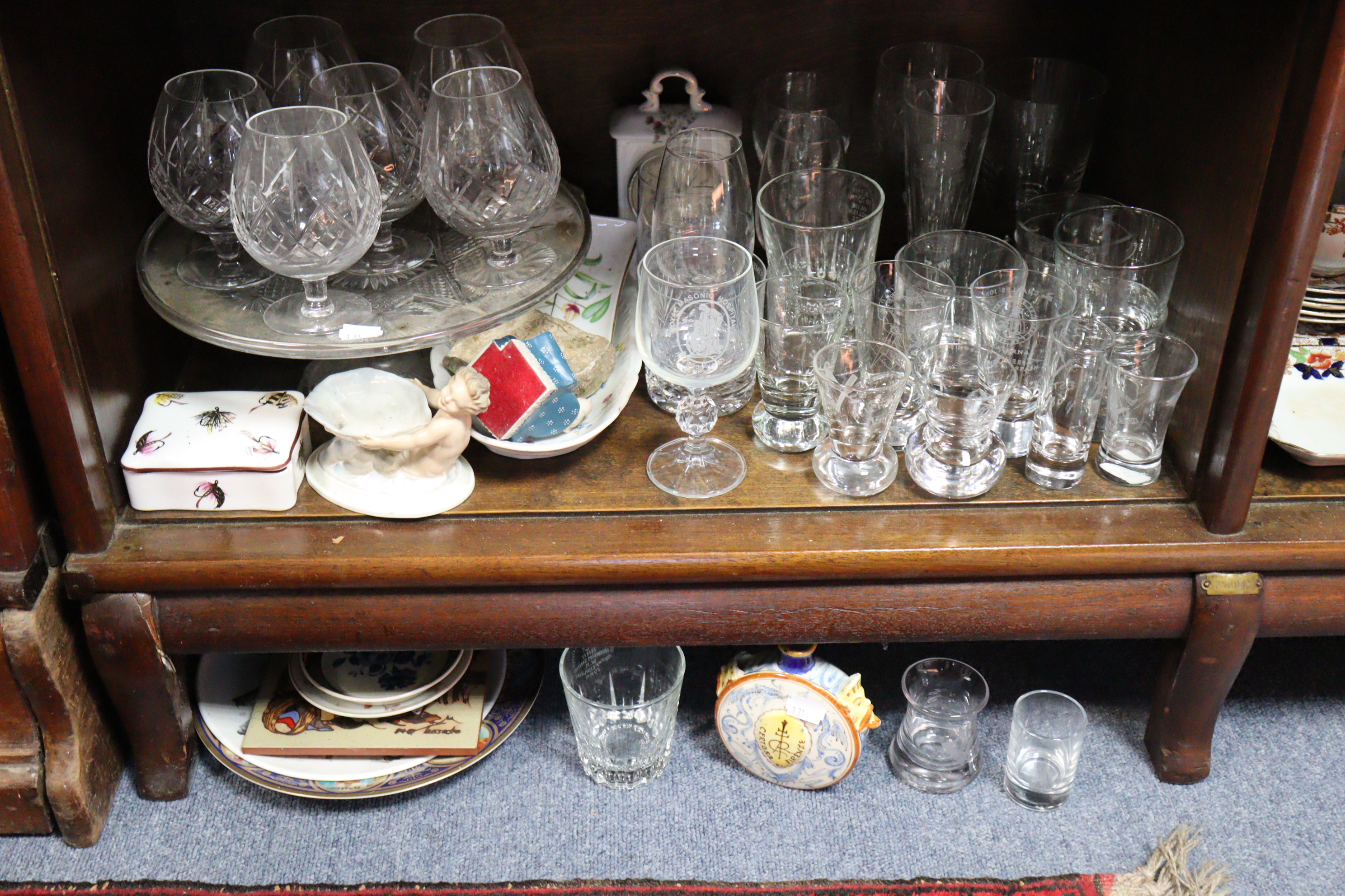 Various items of decorative china, pottery and glassware, part w.a.f. - Image 5 of 5