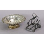 A late Victorian silver oval sweetmeat dish with pierced & embossed sides, 6” wide, Sheffield