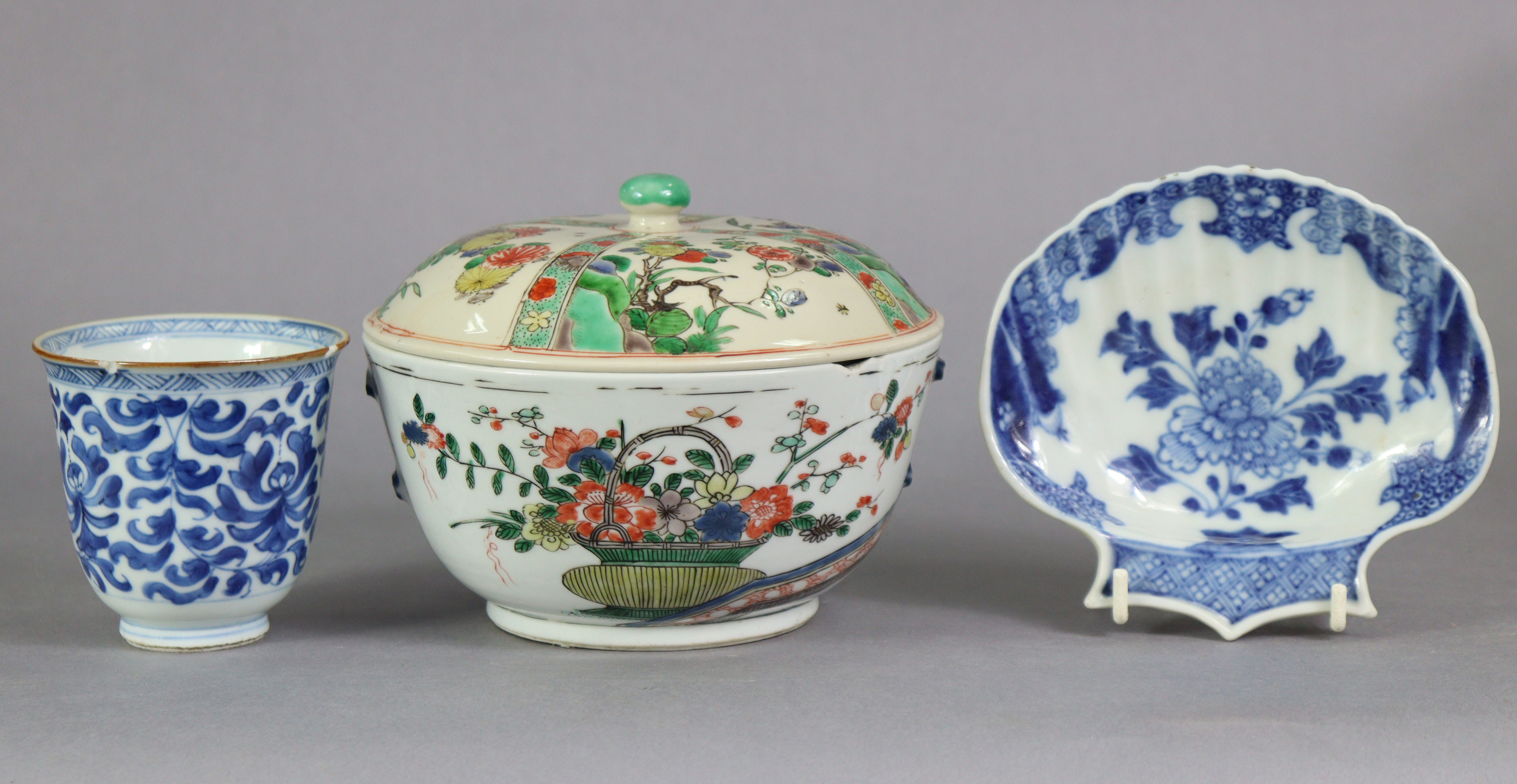 An 18th century Chinese famille verte porcelain bowl & cover, painted with a basket of flowers to