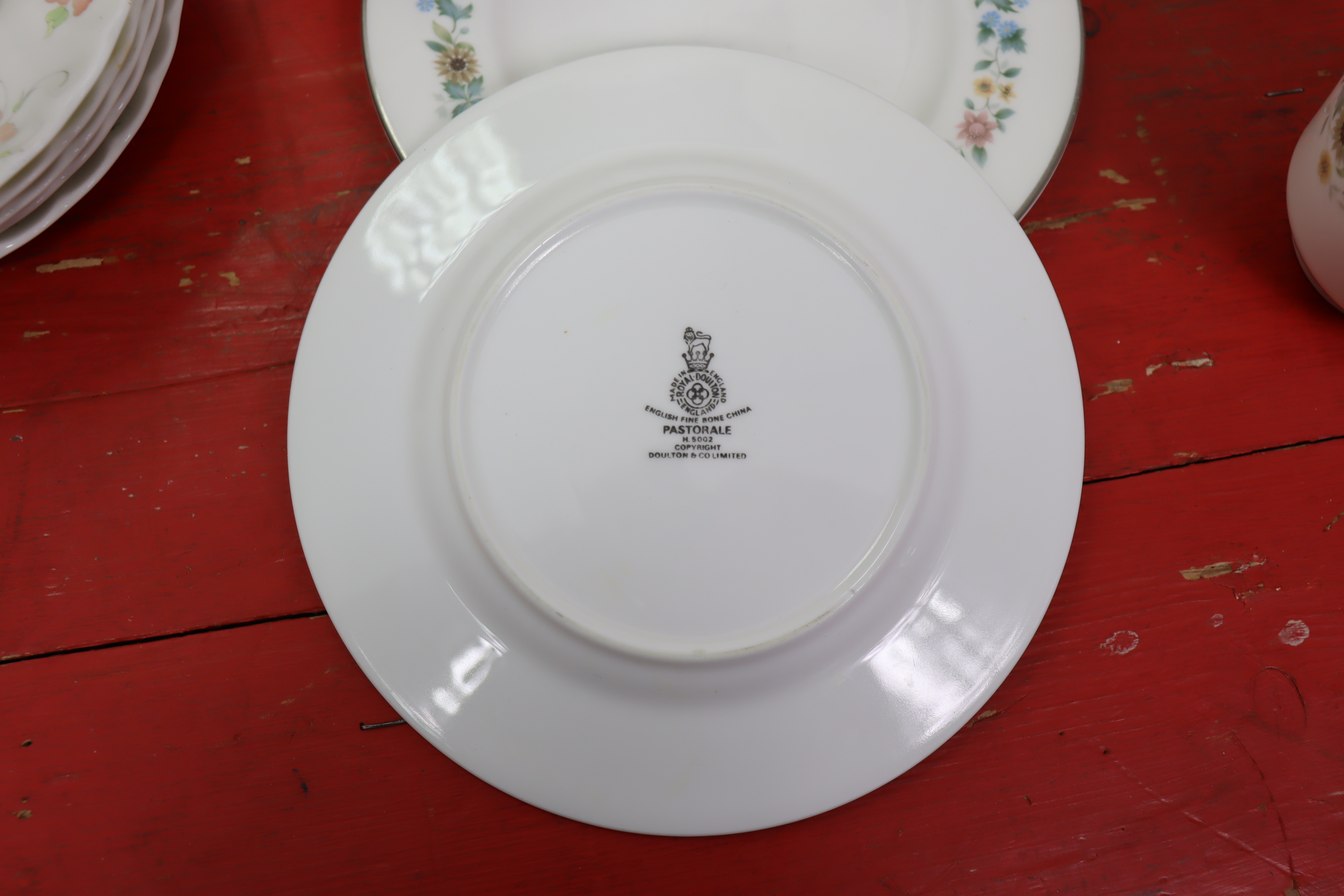 A Wedgwood bone china “Cottage Rose” twenty-six piece part tea service; & a Royal Doulton “ - Image 3 of 5