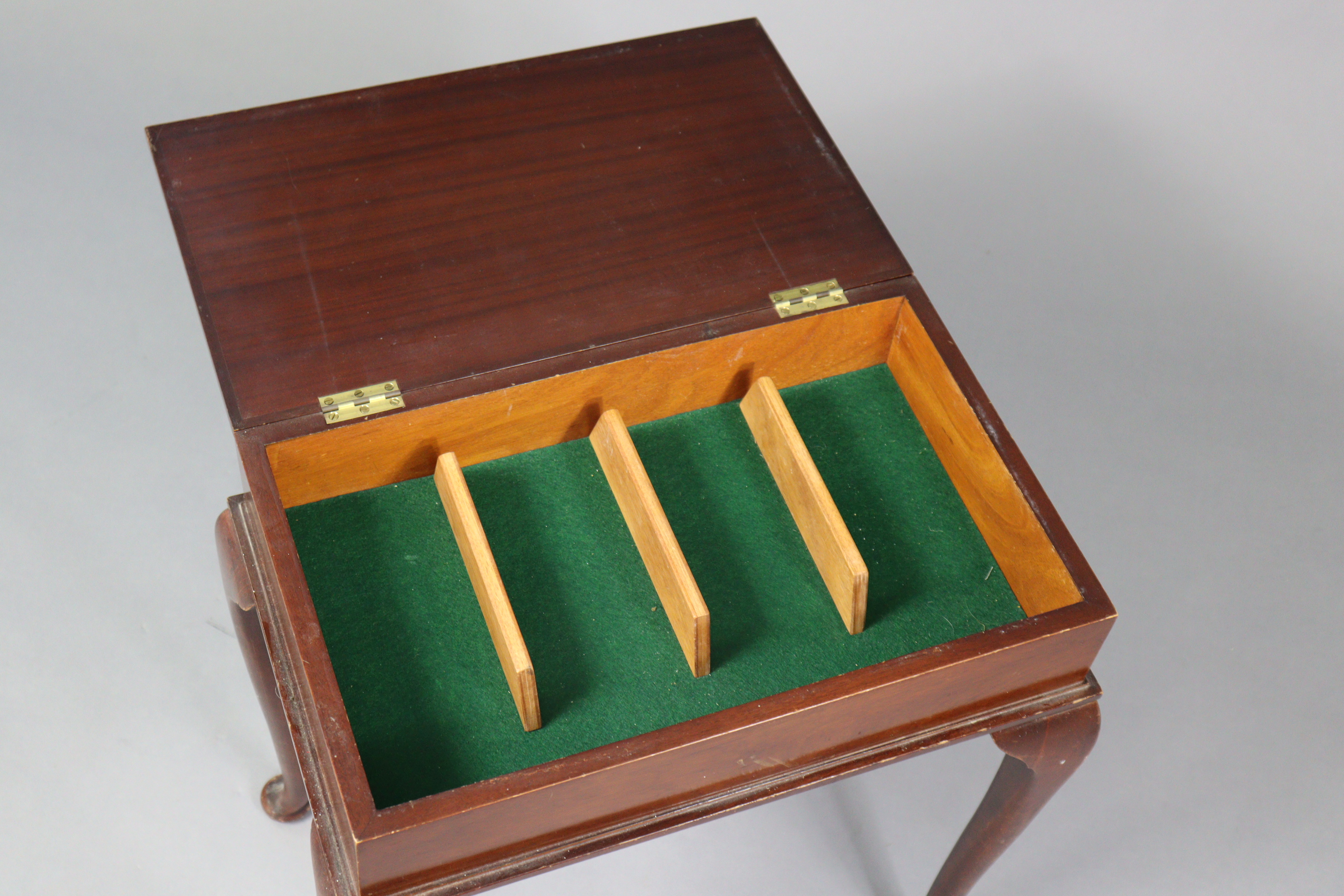 A mahogany collector’s table with a hinged lift-lid, & on slender cabriole legs & pad feet, 19” wide - Image 3 of 3