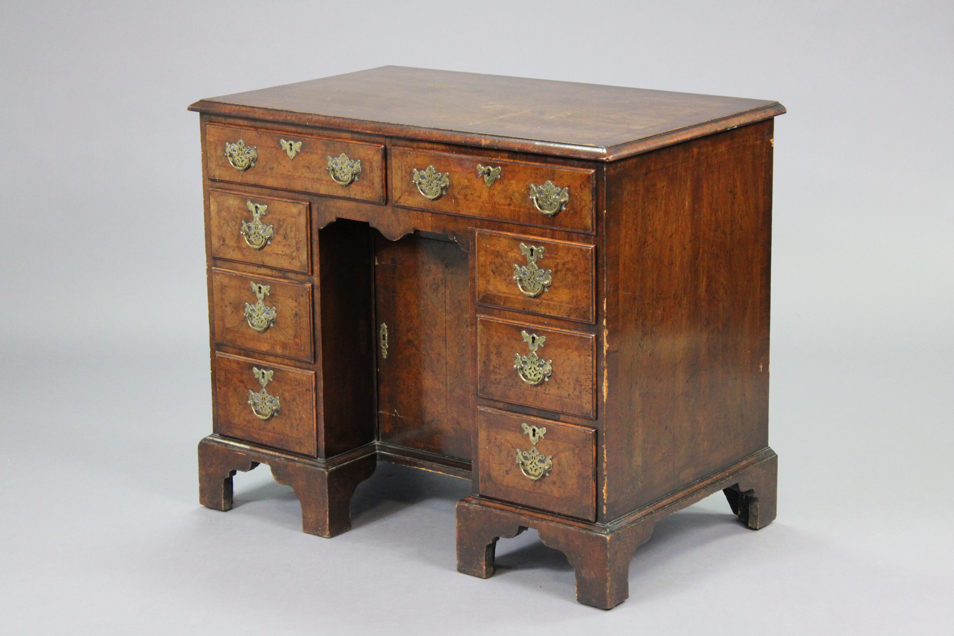 A Georgian walnut knee-hole desk with crossbanding & herring-bone inlay, fitted with an - Image 3 of 4