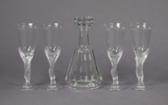 A set of four Igor Carl Fabergé clear & frosted glass “Kissing Doves” pattern champagne glasses,
