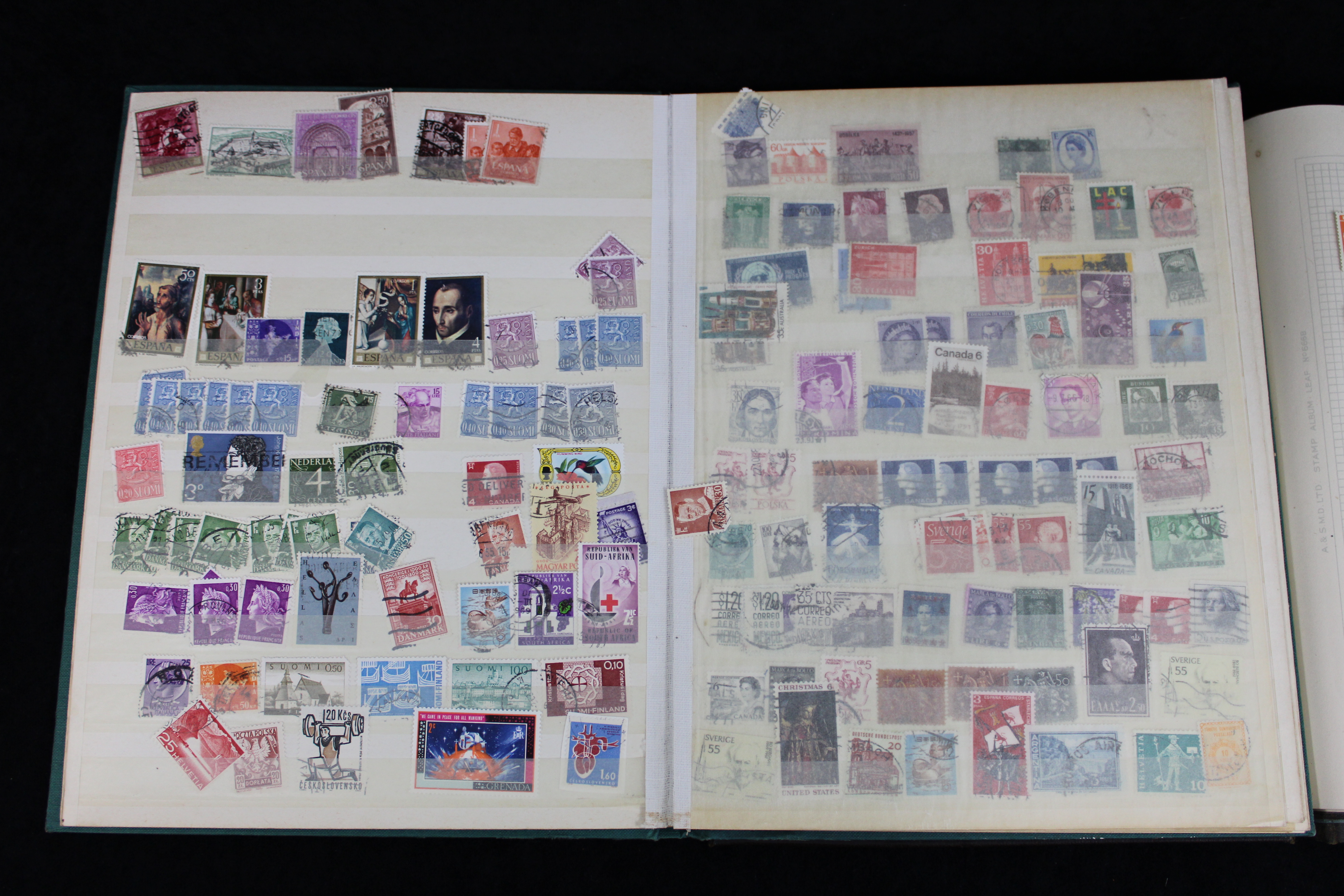 A collection of World Stamps of five albums; & various loose stamps. - Image 6 of 7