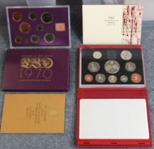 A large collection of GB proof coin sets, 1970-1999, including the following duplicated sets: two of