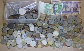 A quantity of mixed foreign coins, two banknotes; & a small quantity of British coins, including a