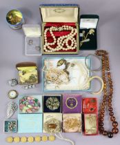 Various items of Victorian & later costume jewellery.
