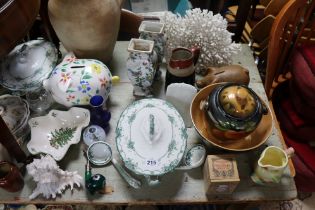 Various items of decorative china, pottery, etc, part w.a.f.