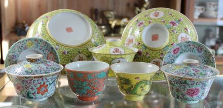 A Chinese porcelain yellow-ground food bowl & cover with famille rose floral decoration, 19.5cm dia.